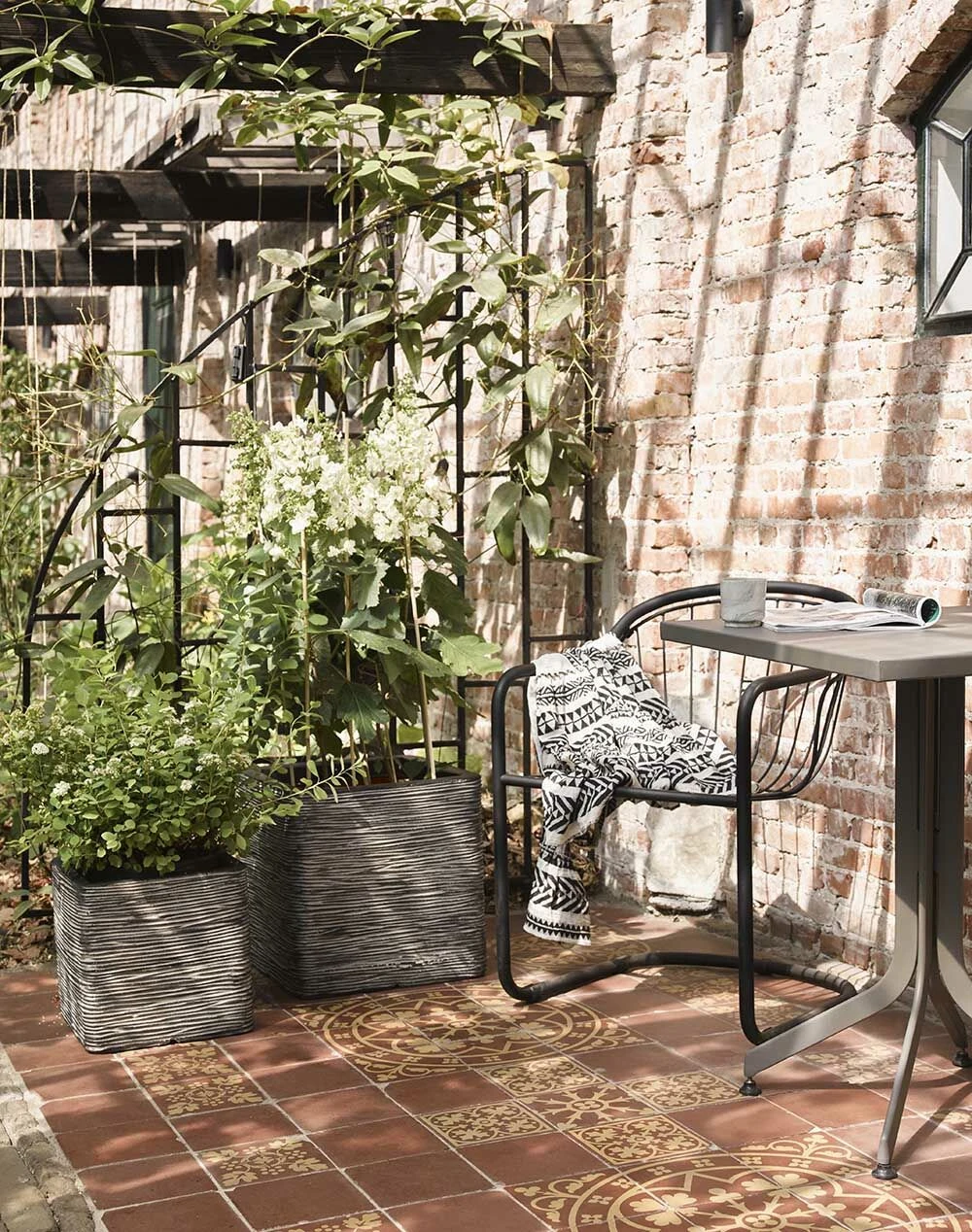 Capi Plantenbak Vierkant Nature Rib NL - L40 X B40 X H40cm - Antraciet 2 Capi Plantenbak Vierkant Nature Rib NL - L40 X B40 X H40cm - Antraciet - Afbeelding 2